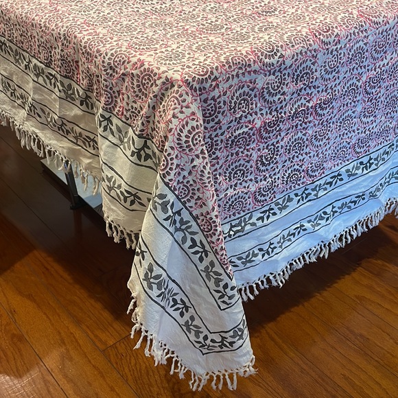 Hand block Printed table clothe, cotton, stables on Kira, airy designs tasseled - Picture 13 of 15